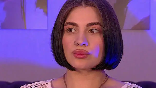دردشة AdrianaToress الجنسية المباشرة