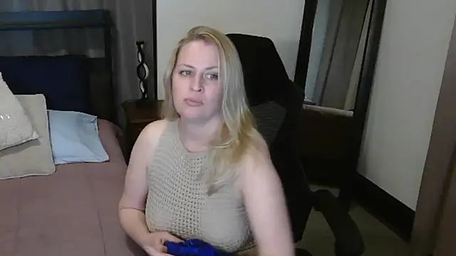 HollieBim Live XXX-chat