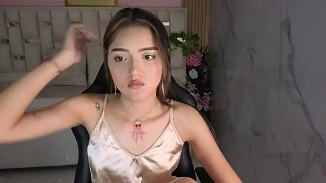 veronicaa_s' Live XXX Chat