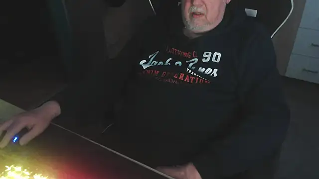 Teddybaer372 Show in webcam