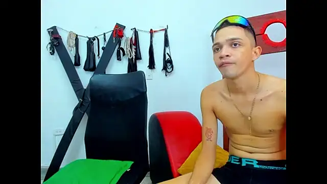 friends_lust_latin: онлайн-секс-чат