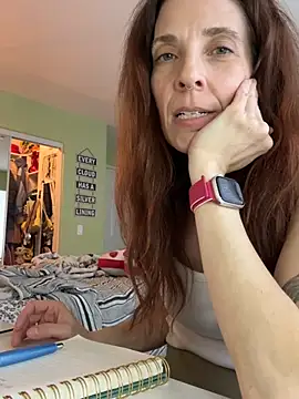 Raevyn webcam show