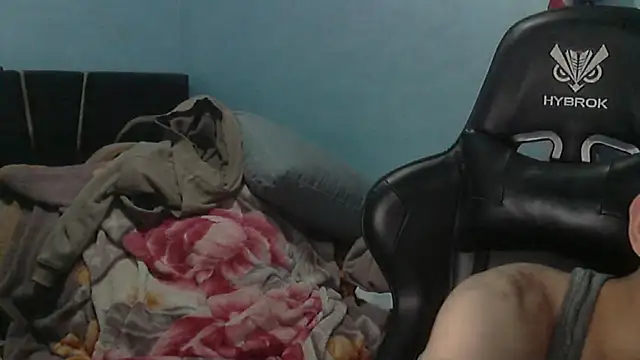 Dark_DesireX Show in webcam