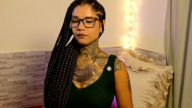 xbigpeach's Live XXX Chat