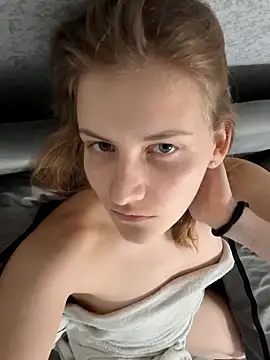 mooniekiss Adlı Modelin Canlı XXX Sohbeti