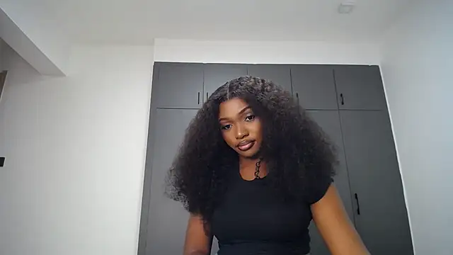 Pretty_Liya08 élő XXX-chatje