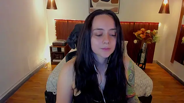 KatherineBond 即時 XXX 聊天