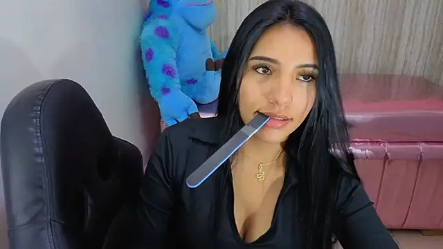zedin02_a Adlı Modelin Canlı XXX Sohbeti
