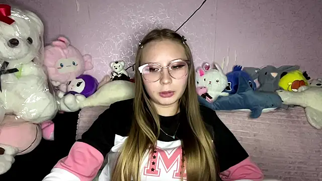 Show modela MertieVandusen na web-kameri