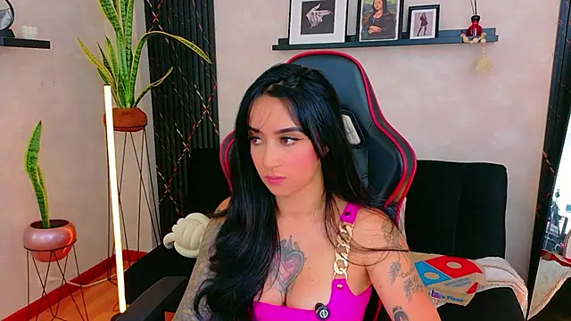 EmmyEvans1 Live XXX-chat