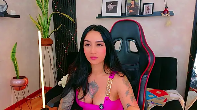 EmmyEvans1's Live XXX Chat