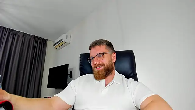 Show modela Findom_guy na web-kameri