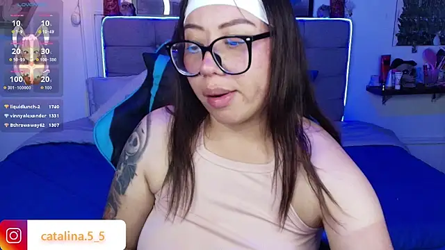 Kata_Bigboobs Show in webcam