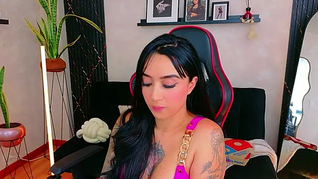XXX chat uživo modela EmmyEvans1