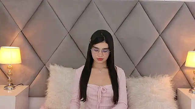 XXX chat uživo modela OliviaDiaz