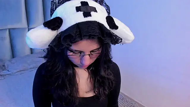 HollyPeach Live XXX Chat