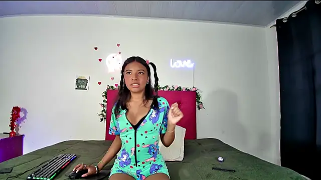 Ellie_Cute7's Live XXX Chat