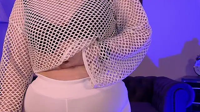 Chat +18 de AdrianaToress ao vivo