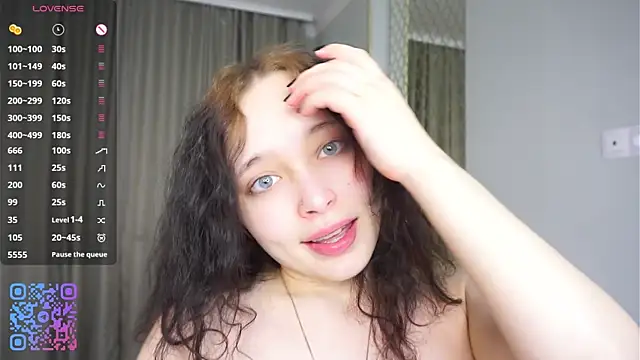 Онлайн чат XXX HannaHayles