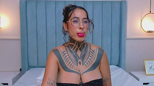 XXX chat uživo modela NicoleBlum