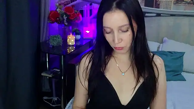 MonicaSweetx: онлайн-секс-чат
