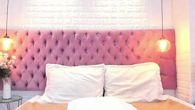nela_moretti's Live XXX Chat