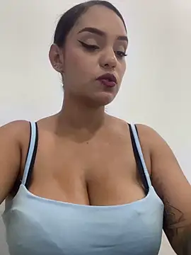 Sara-77 live XXX chat