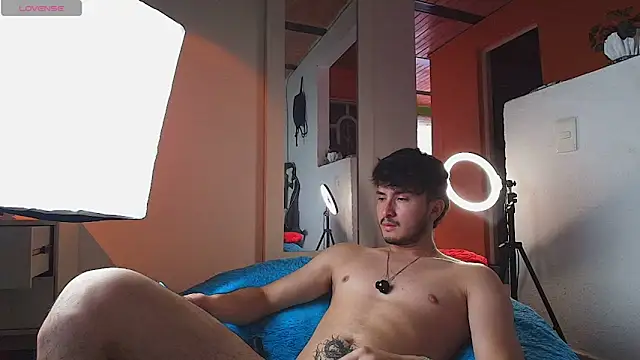 Онлайн чат XXX santyago_taylor