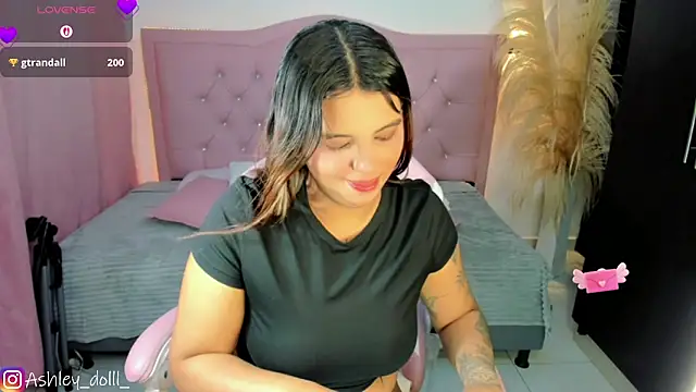 Chat XXX en directo de Ashley_dolll