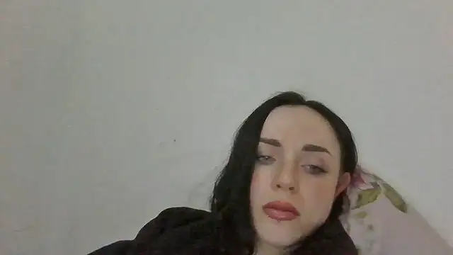 Trinsy_Love Adlı Modelin Canlı XXX Sohbeti
