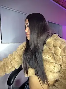 Cloe_pink1 Adlı Modelin Canlı XXX Sohbeti