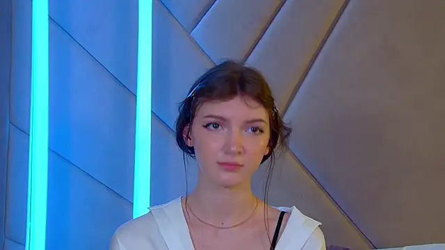 SophiaProve's Live XXX Chat