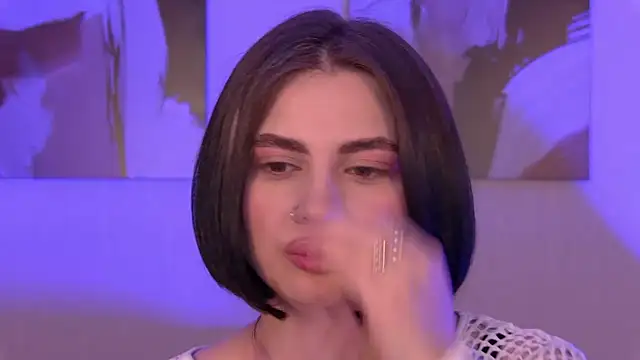 Chat +18 de AdrianaToress ao vivo
