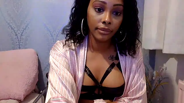 Show de princesszoya na webcam