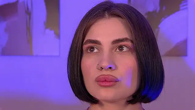 دردشة AdrianaToress الجنسية المباشرة