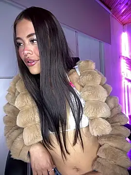 Cloe_pink1 Adlı Modelin Canlı XXX Sohbeti