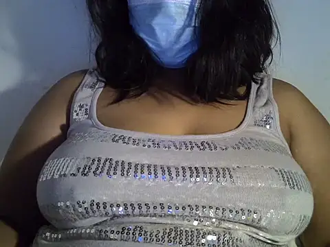 Chat XXX en directo de Artinah22