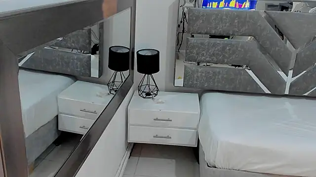 Chat +18 de Slut_Milf_ ao vivo