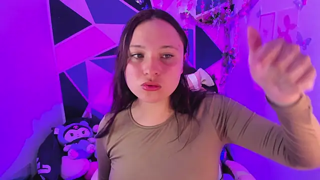 little_emma0's Live XXX Chat