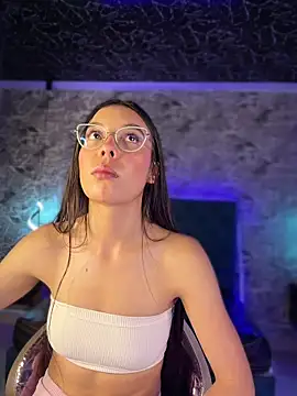 Czat XXX na żywo – Emiily_Rouse