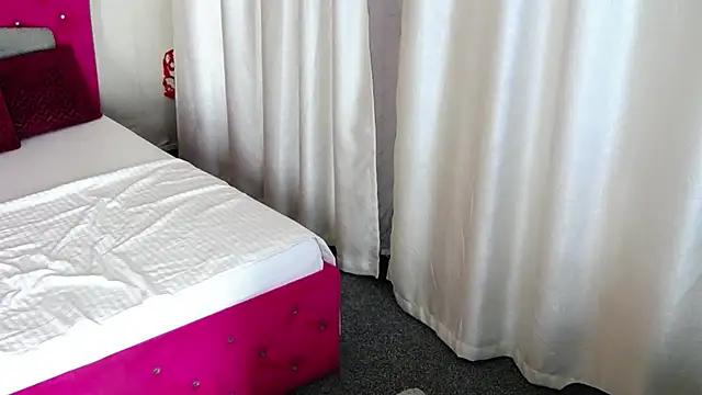 FrancescaFayのライブXXXチャット