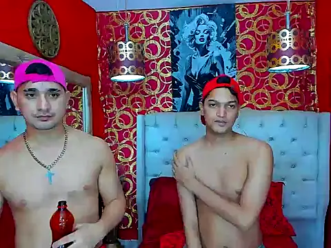 Show modela COUPLEFRIENDBAREBACK na web-kameri