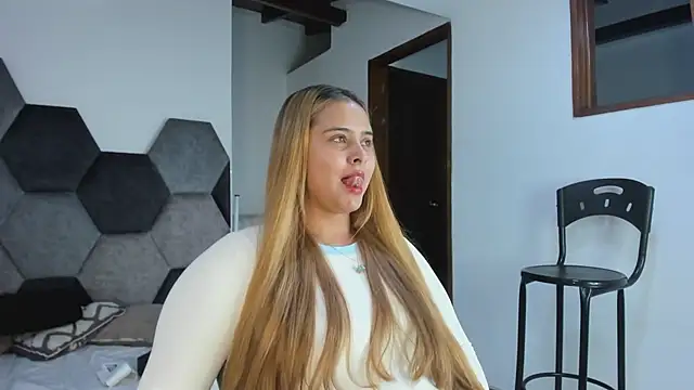 MikaelaStone – Live XXX-chat