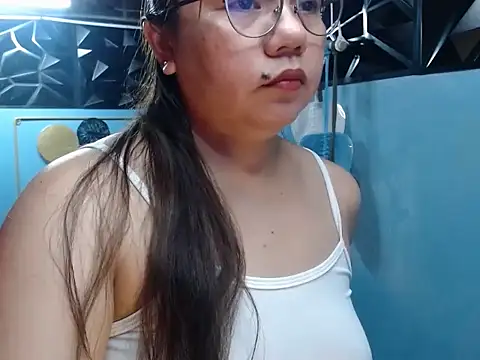 ambersmile Adlı Modelin Canlı XXX Sohbeti