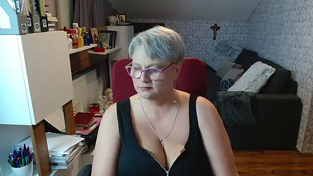 bigtits4you Adlı Modelin Canlı XXX Sohbeti
