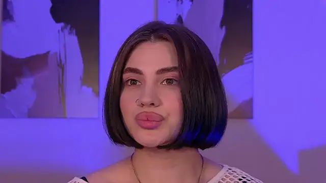 AdrianaToress' Live XXX Chat