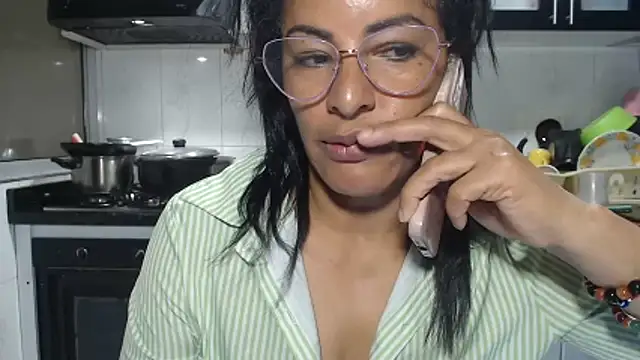 Chat XXX en directo de kateleyagrey