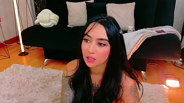 دردشة EmmyEvans1 الجنسية المباشرة