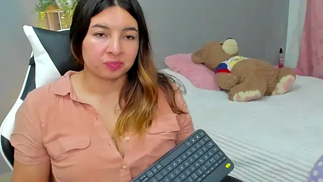 Živý XXX chat __Emma__11__Lecat_
