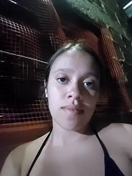 lachiki_plus' Live XXX Chat